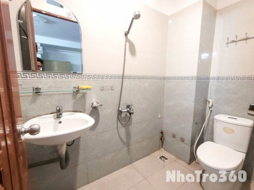 Cho thuê căn hộ Studio Cửa sổ Q1 gần Ngã Năm Cống Quỳnh, Bộ Công An, công viên 23 tháng 9