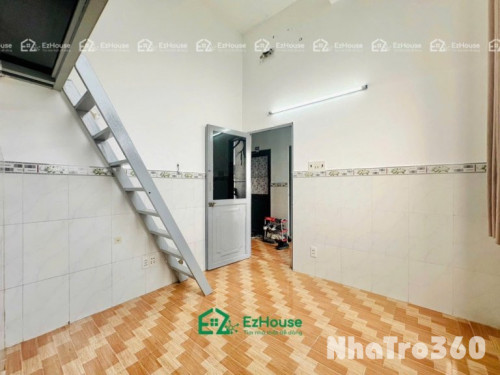 Nội thất máy lanh, gác, cửa sổ trời, thang máy