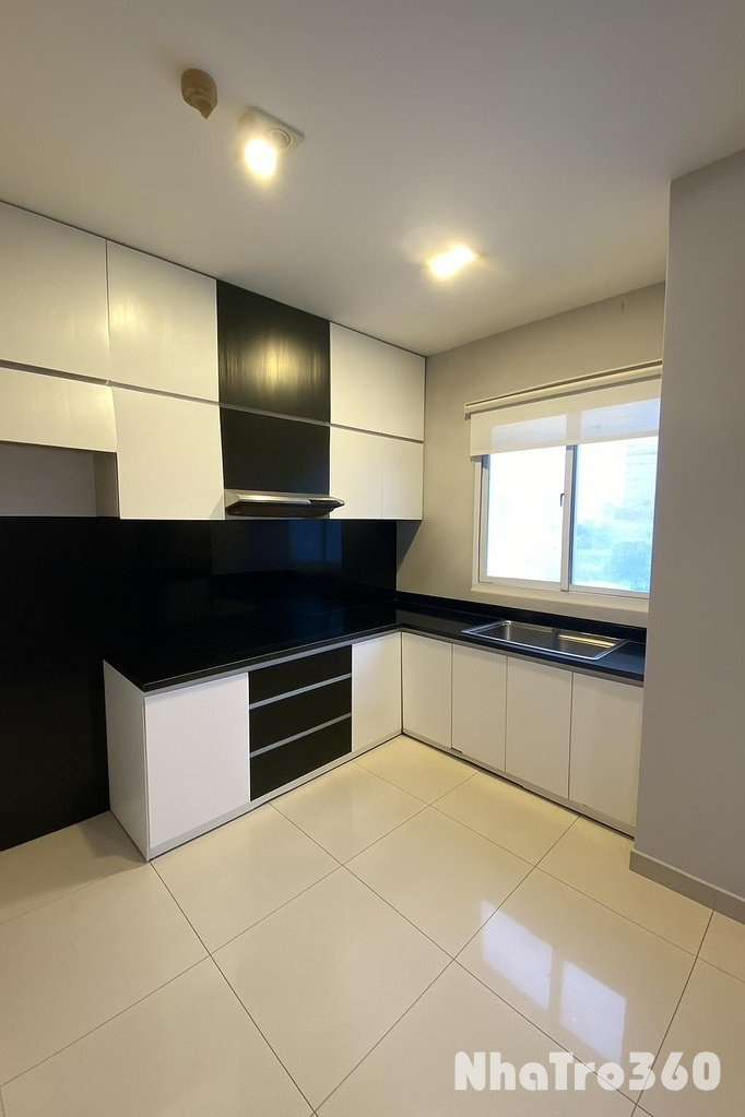 Cho thuê chung cư 2PN 2WC giáp ranh Q1