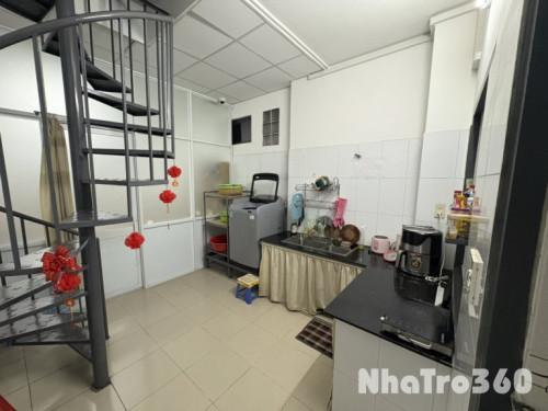 CHỦ NHÀ cho thuê phòng trọ CMT8 Q3 gần CV Lê Thị R