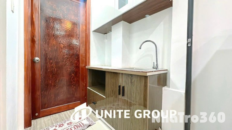 STUDIO TÁCH BẾP BAN CÔNG  GẦN CÔNG TRƯỜNG DÂN CHỦ