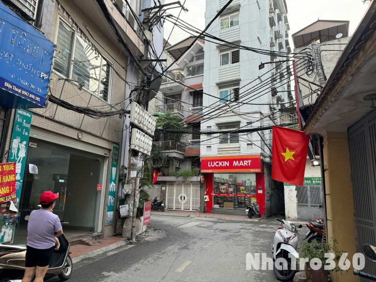 Cần cho thuê mặt bằng tầng 1 Địa chỉ: Số 183B, Hoa Bằng, Yên Hoà, CG, Hà Nội