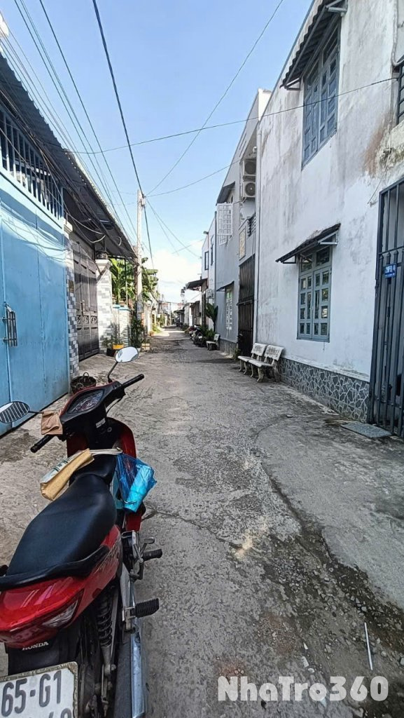 02. Nhà 5 triệu 2 phòng ngủ cạnh đường số 1 Khu Giảng Viên