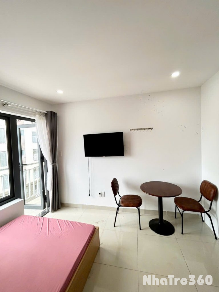 Cho thuê căn hộ 1PN, Q10, đường Thành Thái, gần Sân Vận Động Phú Thọ, Nhà Thờ Đồng Tiến, Vạn Hạnh Mall