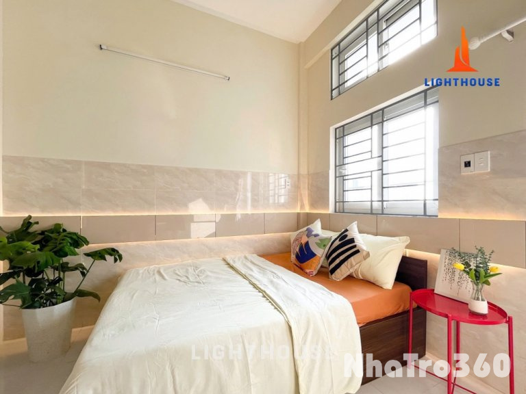 Căn hộ tách bếp ban công ngay sân bay Tân Bình