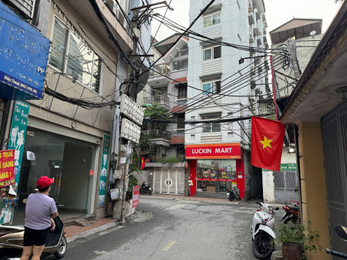 Cần cho thuê mặt bằng tầng 1 Địa chỉ: Số 183B, Hoa Bằng, Yên Hoà, CG, Hà Nội
