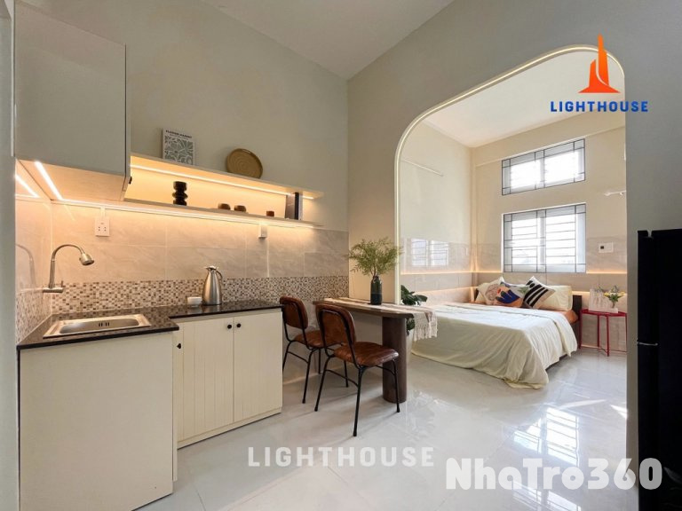 Căn hộ tách bếp ban công ngay sân bay Tân Bình