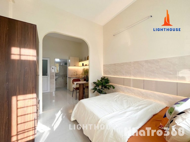 Căn hộ tách bếp ban công ngay sân bay Tân Bình