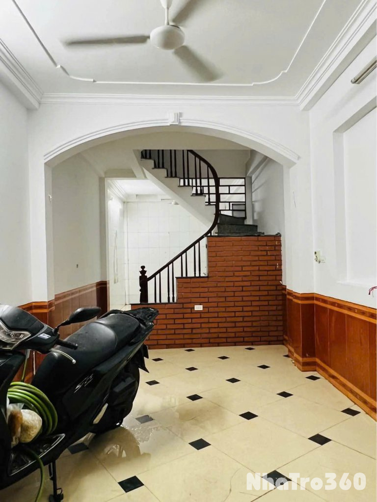 Cho thuê nhà ngõ 509 Vũ Tông Phan, 3 tầng, 40m2, 3 ngủ, 10 Triệu, ở gđ, nhóm nữ, KD on