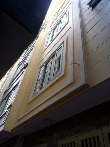 Cho thuê nhà ngõ Thanh Đàm, 4 tầng x 45m2, 4 ngủ, 4 vệ sinh, 9.3 Triệu