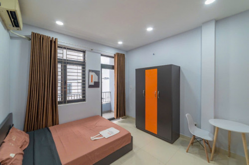🏠Cho thuê căn hộ Studio Ban công Q1 gần cầu Nguyễn Văn Cừ, Nowzone, chợ Bến Thành, Bitexco, Bùi Viện