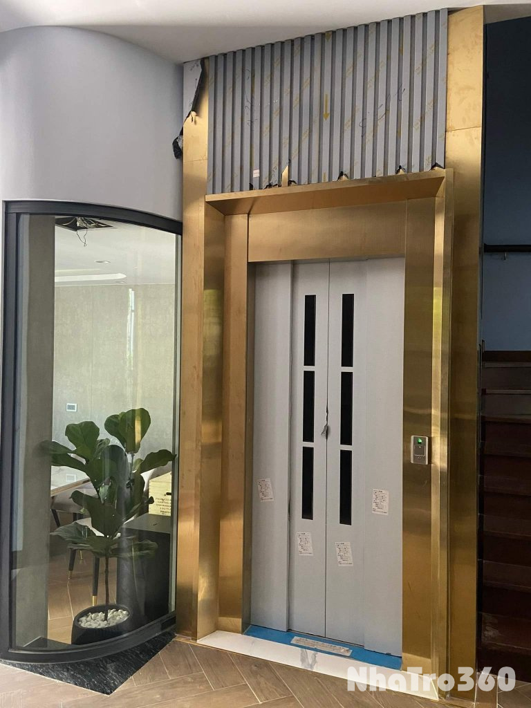 Cho thuê nhà mới, lô góc, thang máy,vỉa hè, 116m2- 4T, Hoàng Quốc Việt_44 Tr