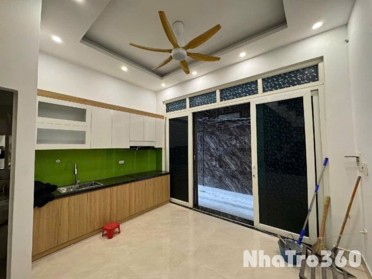 Cho thuê nhà nguyên căn ngõ 43 Chùa Bộc 5 tầng, 25m2, 3 ngủ k.kín 13,5 triệu