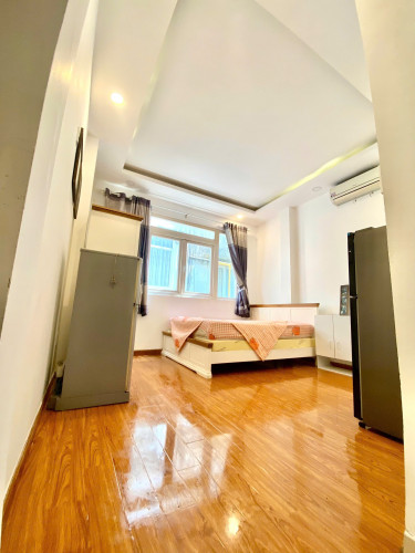 Cho thuê căn hộ Q1, đường Lê Thánh Tôn, gần Cầu Ba Son, Bến Bạch Đằng, Thảo Cầm Viên