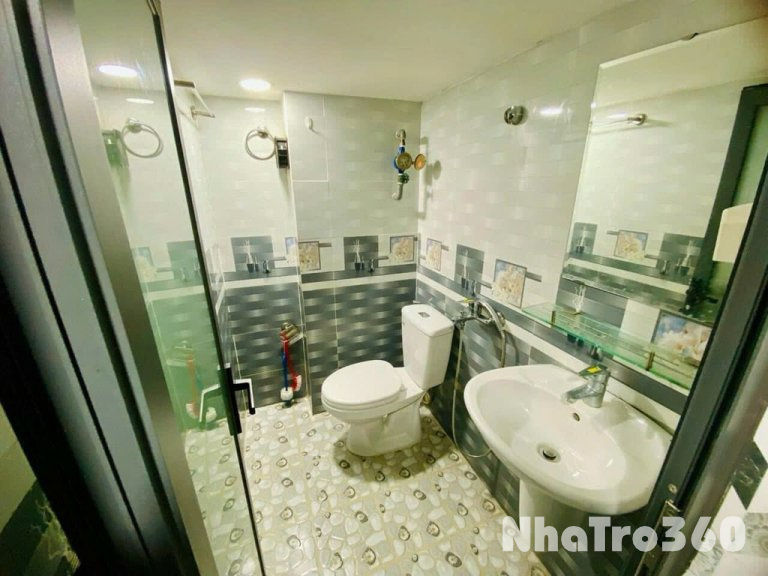 NGAY NGÃ TƯ 4 XÃ - GẦN ĐẠI HỌC VĂN HIẾN - GIÁ MỀM