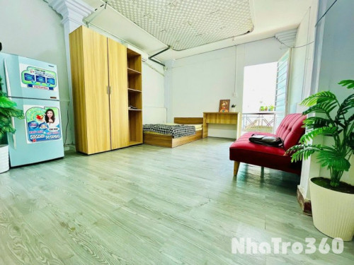 Chi thuê căn hộ ban công đầy đủ nội thất Tân Bình
