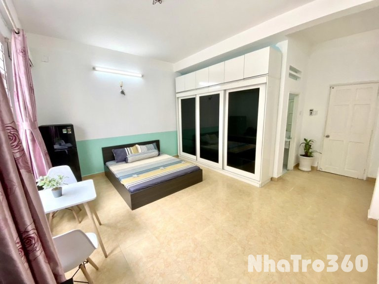 Tên lửa, cửa sổ trời lớn, Full nội thất