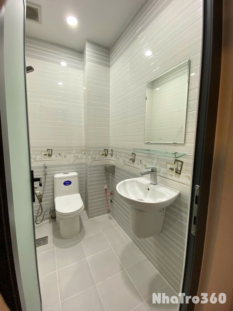 Tân Phú, phòng rộng 60m2, Full nội thất, rộng