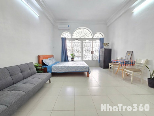 Cho thuê căn hộ ban công tách bếp đầy đủ nội thất
