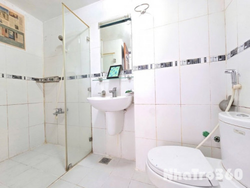 Cho thuê căn hộ ban công tách bếp đầy đủ nội thất