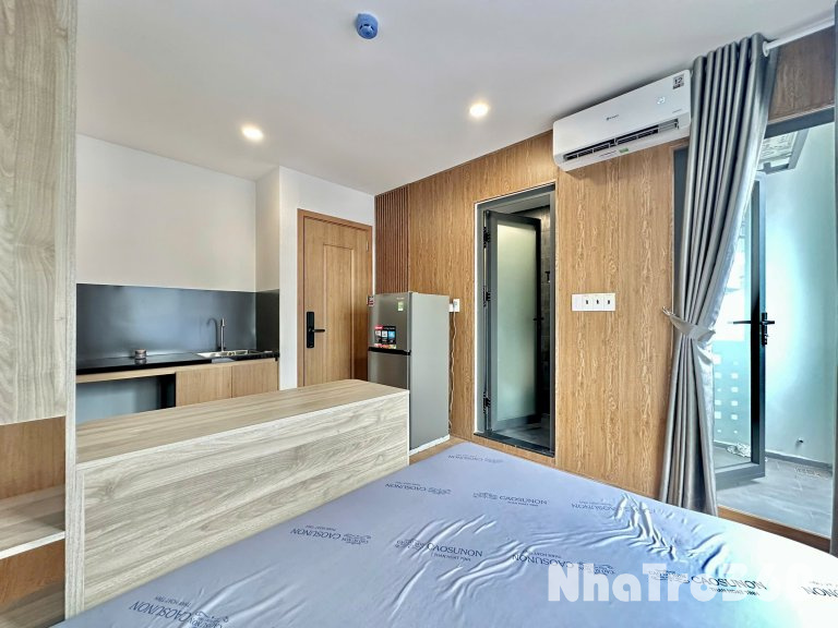 Khai trương căn hộ ngay trung tâm quận 4, phòng bancol đón nắng, gần Nhà thờ Xóm Chiếu, mầm non Ban Mai