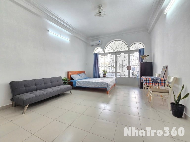 Cho thuê căn hộ ban công đầy đủ nội thất Tân Bình