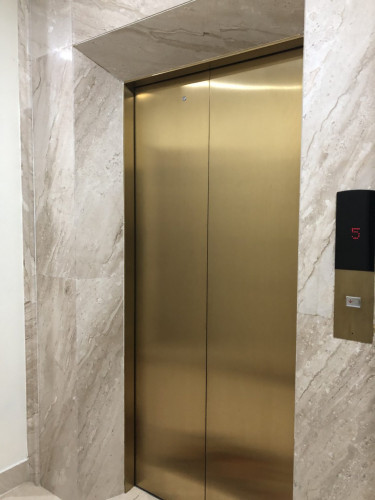 Nhà tôi cho thuê nhà hai cửa đi, mới, 93m2_ 4T; vỉa hè, Duy Tân-29 Tr