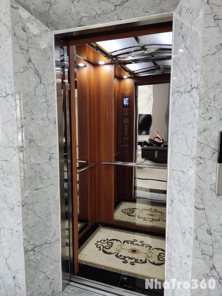 Cho thuê nhà hai mặt tiền,mới, 100m2_ 5T; vỉa hè, Nguyễn Khánh Toàn-29 Tr