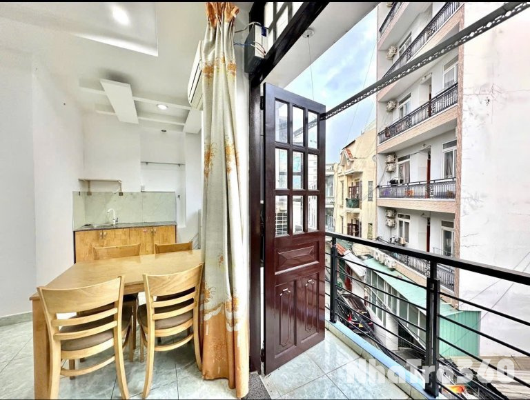 Trống sẵn dọn liền được Studio ban công full nội thất ngay Sân Bay Tân Sơn Nhất