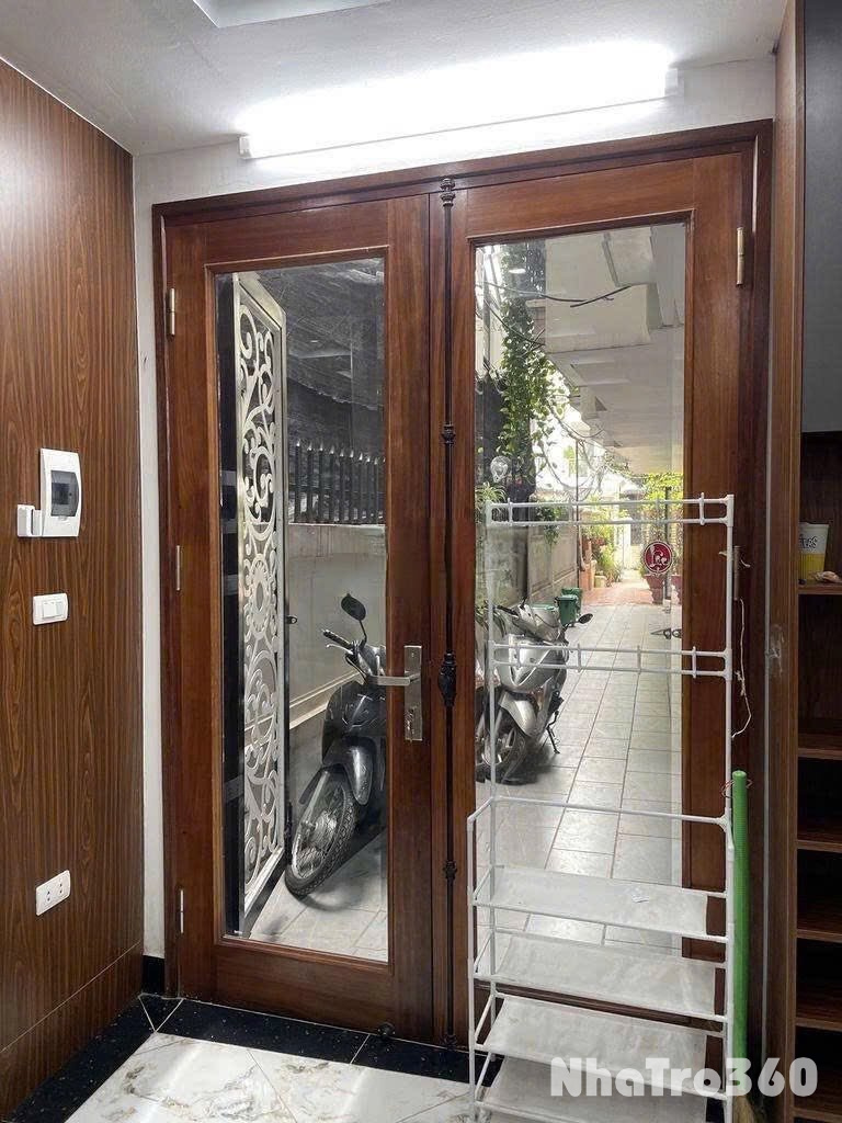 Cho thuê nhà Phố Đội Cấn 5 tầng x 45m2, 18 Triệu VP cty, ở gđ, người nước ngoài