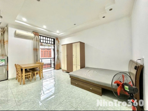 Trống sẵn dọn liền được Studio ban công full nội thất ngay Sân Bay Tân Sơn Nhất