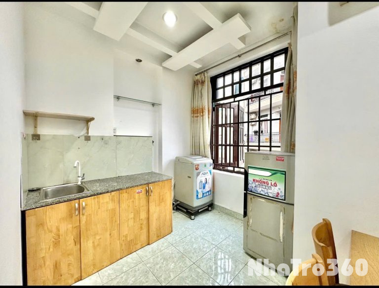 Trống sẵn dọn liền được Studio ban công full nội thất ngay Sân Bay Tân Sơn Nhất