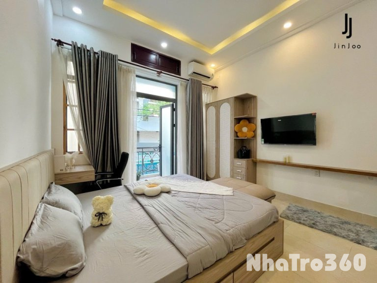 Căn Hộ Full Nội Thất Có Ban Công Gần Sân Bay