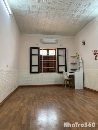 Cho thuê nhà Tập thể Nguyên Hồng, 75m2, 3 ngủ, 2 vê sinh, 9 Triệu