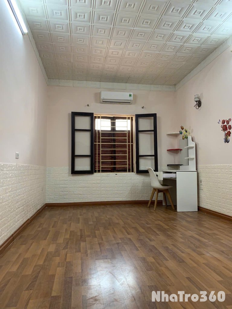Cho thuê nhà Tập thể Nguyên Hồng, 75m2, 3 ngủ, 2 vê sinh, 9 Triệu