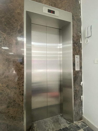 Mình cho thuê nhà đẹp, căn góc, Nguyễn Thị Định, 93m2x 4T vỉa hè 31 Tr