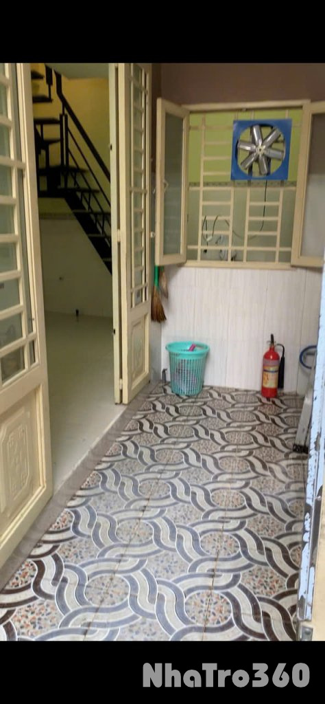 CHO THUÊ NHÀ 1 TRỆT 1 LẦU DT 30 M2, 2 WC, MÁY LẠNH GIÁ TỐT- Đ.SỐ 49, P. HIỆP BÌNH CHÁNH