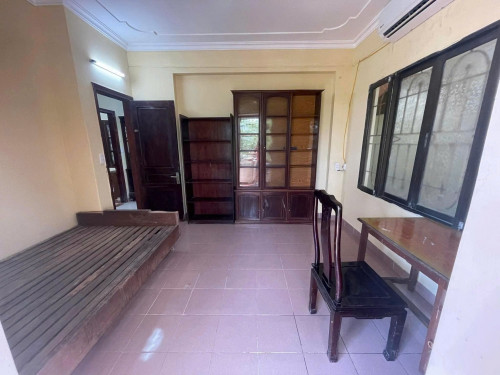 Cho thuê căn hộ Tập thể tầng 5 ngõ 805 Giải Phóng 120m2, 3 ngủ, 9 Triệu ở gđ, nhóm ngoan
