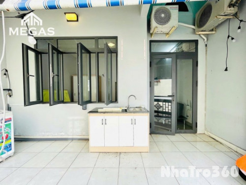 Cho thuê Studio ban công cực rộng Quận 3