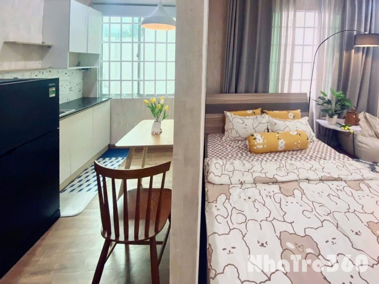 Căn hộ Quận 1, cửa sổ lớn, gần chợ Tân Định