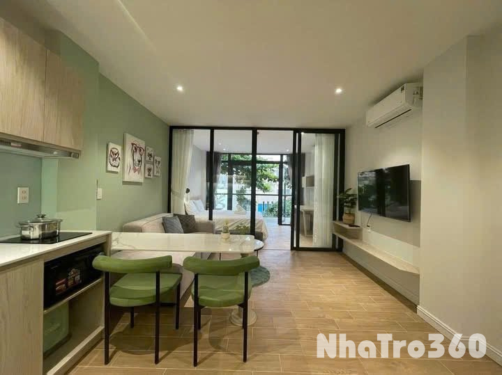 C ăn hộ full nội thất máy giặt riêng cửa sổ thoáng Quận 1