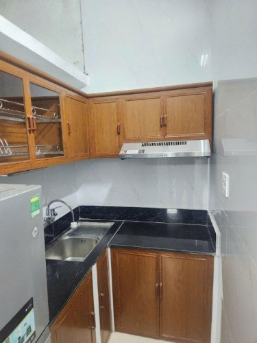 Cho thuê nhà ngõ 805 Đường Láng, 3 tầng x 31m2, 3 ngủ, 10.5 Triệu ở hộ gia đình