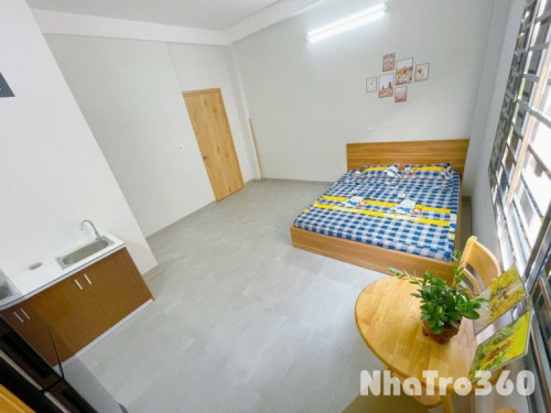 Nội thất cơ bản, thang máy, cửa sổ trời, tự do