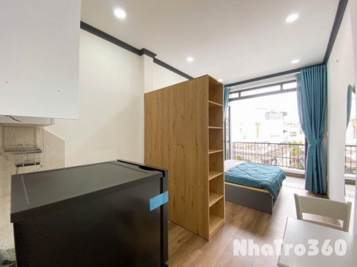 Studio Full Nội Thất Có Ban Công Gần Sân Bay