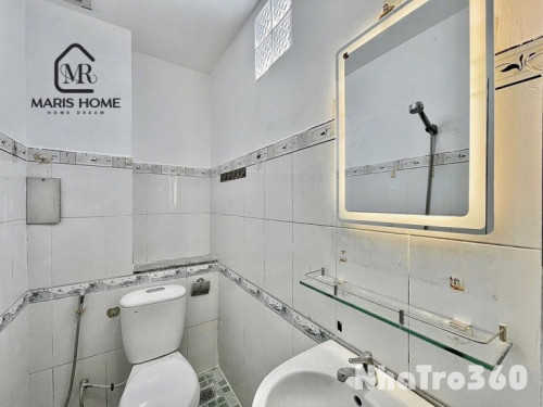 Full nội thất mới, cửa sổ trời, free xe, giá rẻ