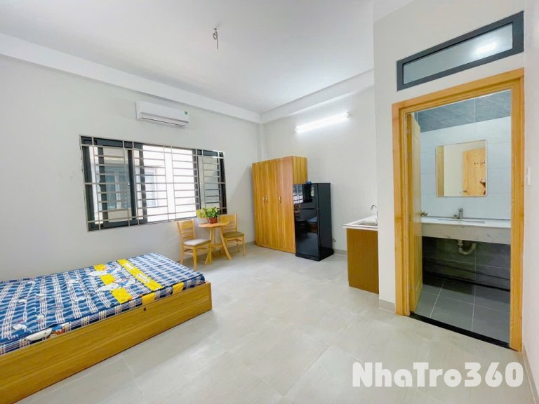 Nội thất cơ bản, thang máy, cửa sổ trời, tự do