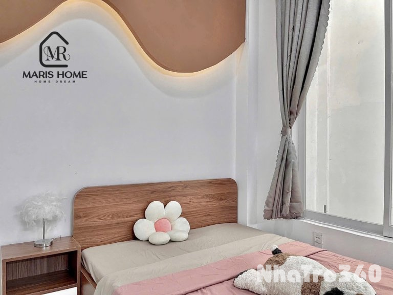 Full nội thất mới, cửa sổ trời, free xe, giá rẻ