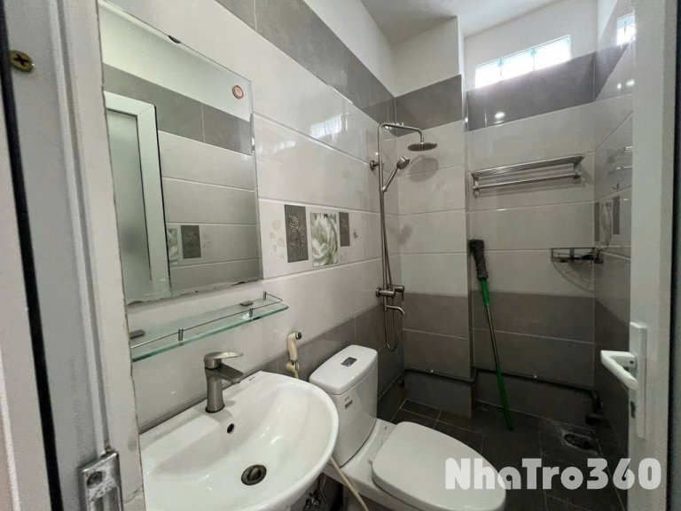 Nhà mặt tiền giá rẻ, đẹp và mới