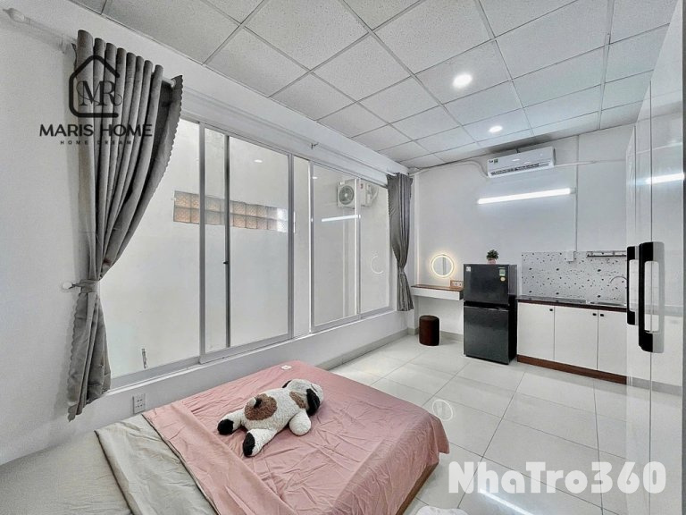 Full nội thất mới, cửa sổ trời, free xe, giá rẻ