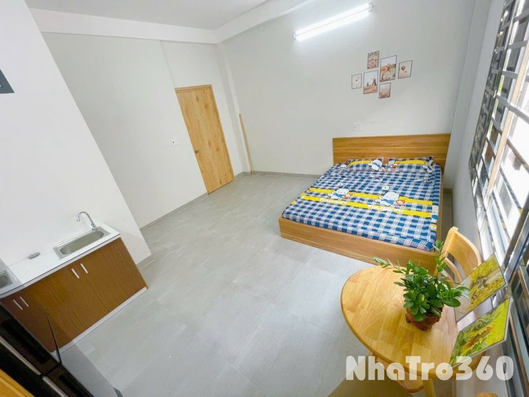 Nội thất cơ bản, thang máy, cửa sổ trời, tự do